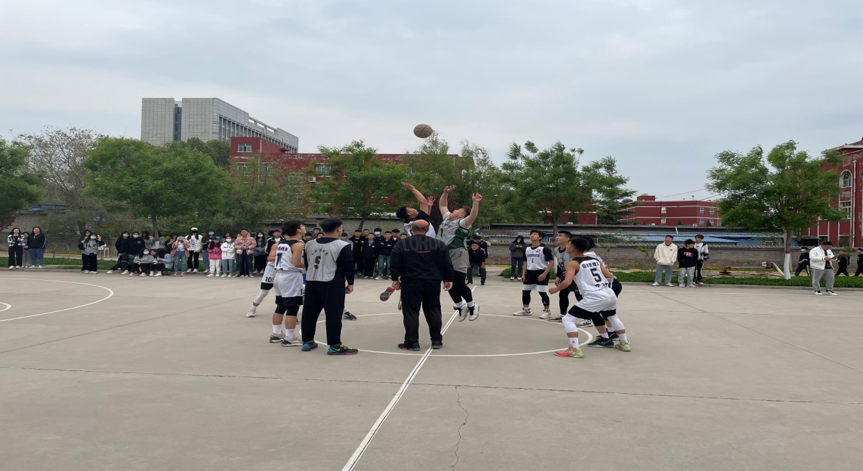 篮球友谊赛圆满结束